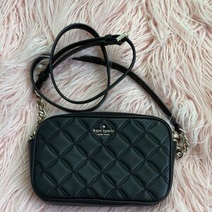 kate spade Black Quilted Crossbody with Gold Chain Detail •. Like New!